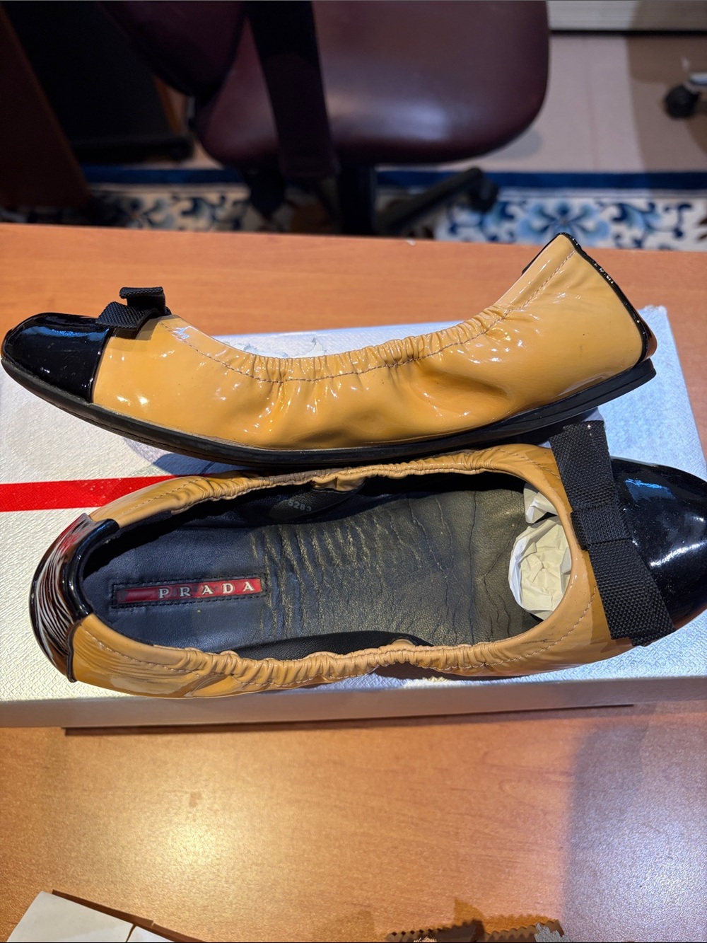 PRADA SIZE 37 Black and BEIGE Patent Leather Ballet Flats with Bow - Picture 8 of 12